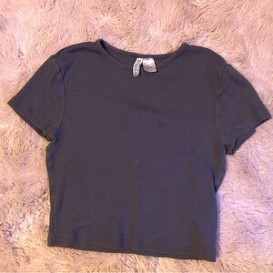 Cropped tee